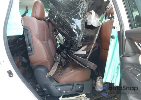 2020 Subaru Ascent Touring z USA, uszkodzony, nr VIN 4S4WMARD4L3475563